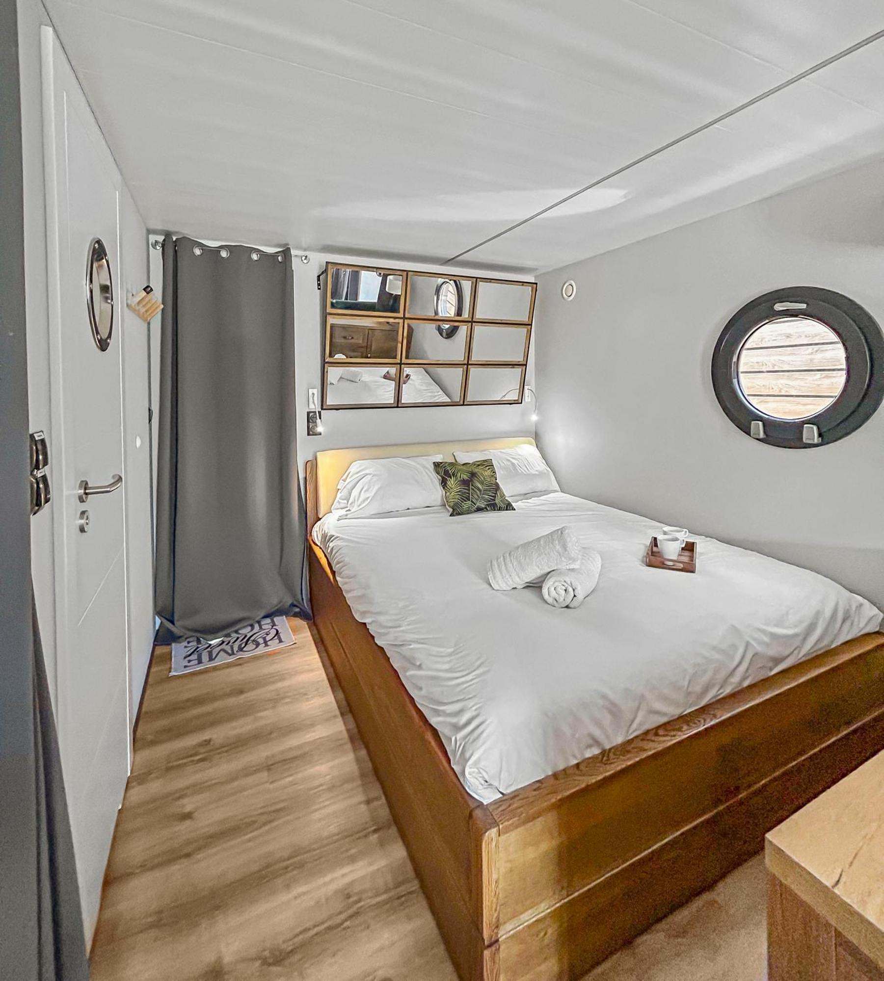 Sejour Unique Sur Un Bateau "Marius" Hotel Vauvert Exterior foto