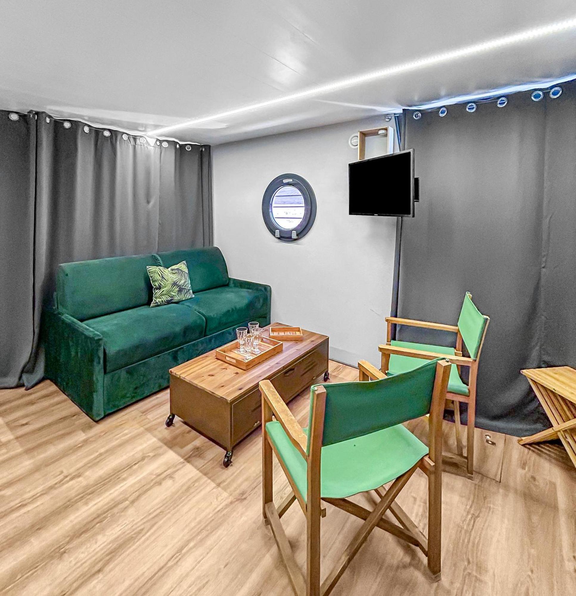 Sejour Unique Sur Un Bateau "Marius" Hotel Vauvert Exterior foto